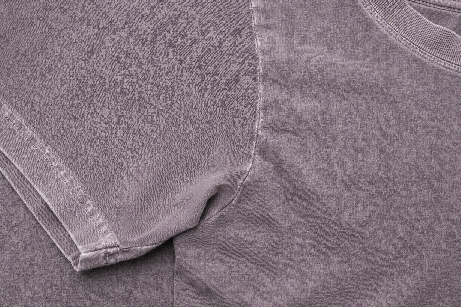 Garment dyed: betekenis, effect en wat je kunt verwachten