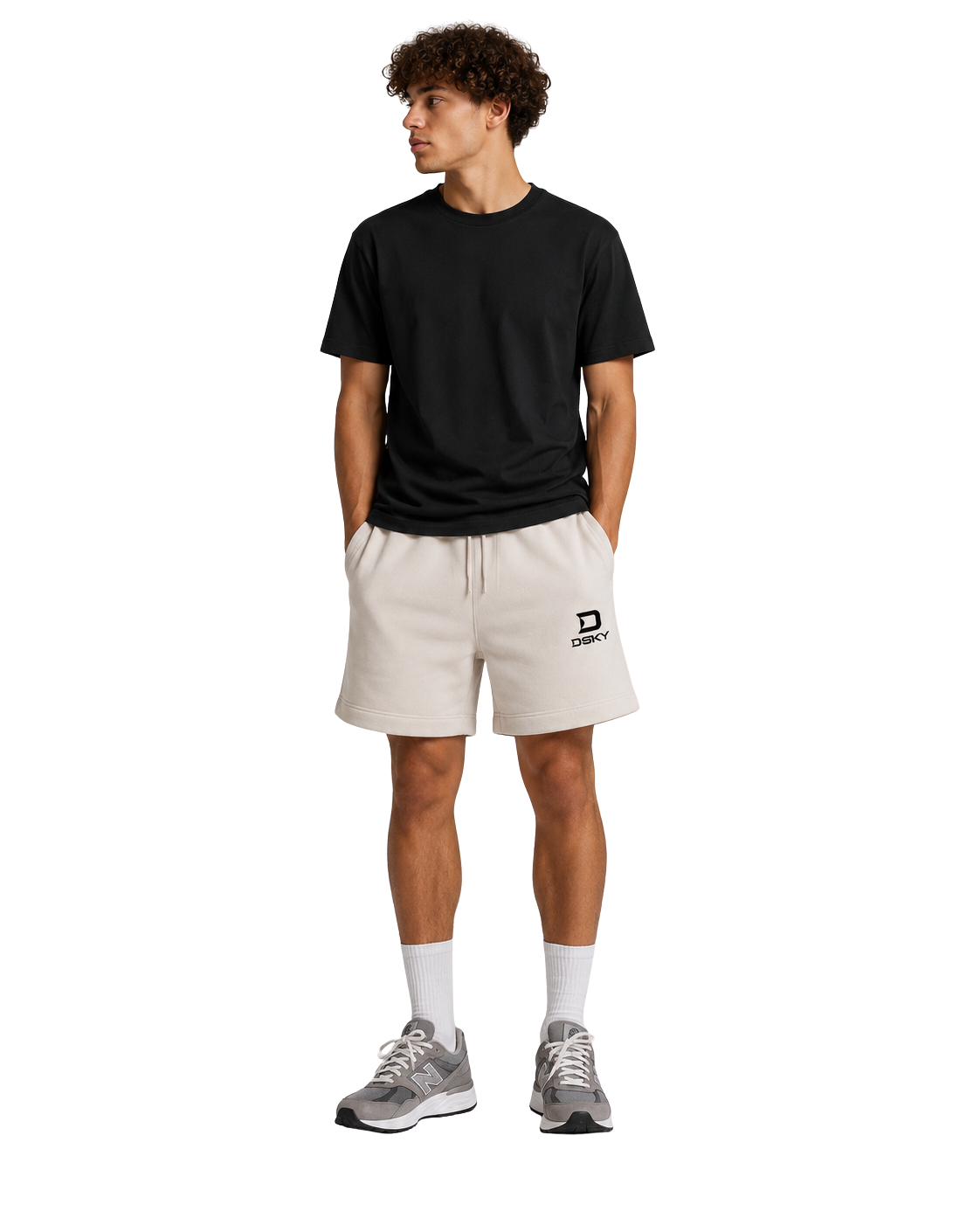track short in bone, 320 gsm katoen, gedragen door model, vooraanzicht pasvorm